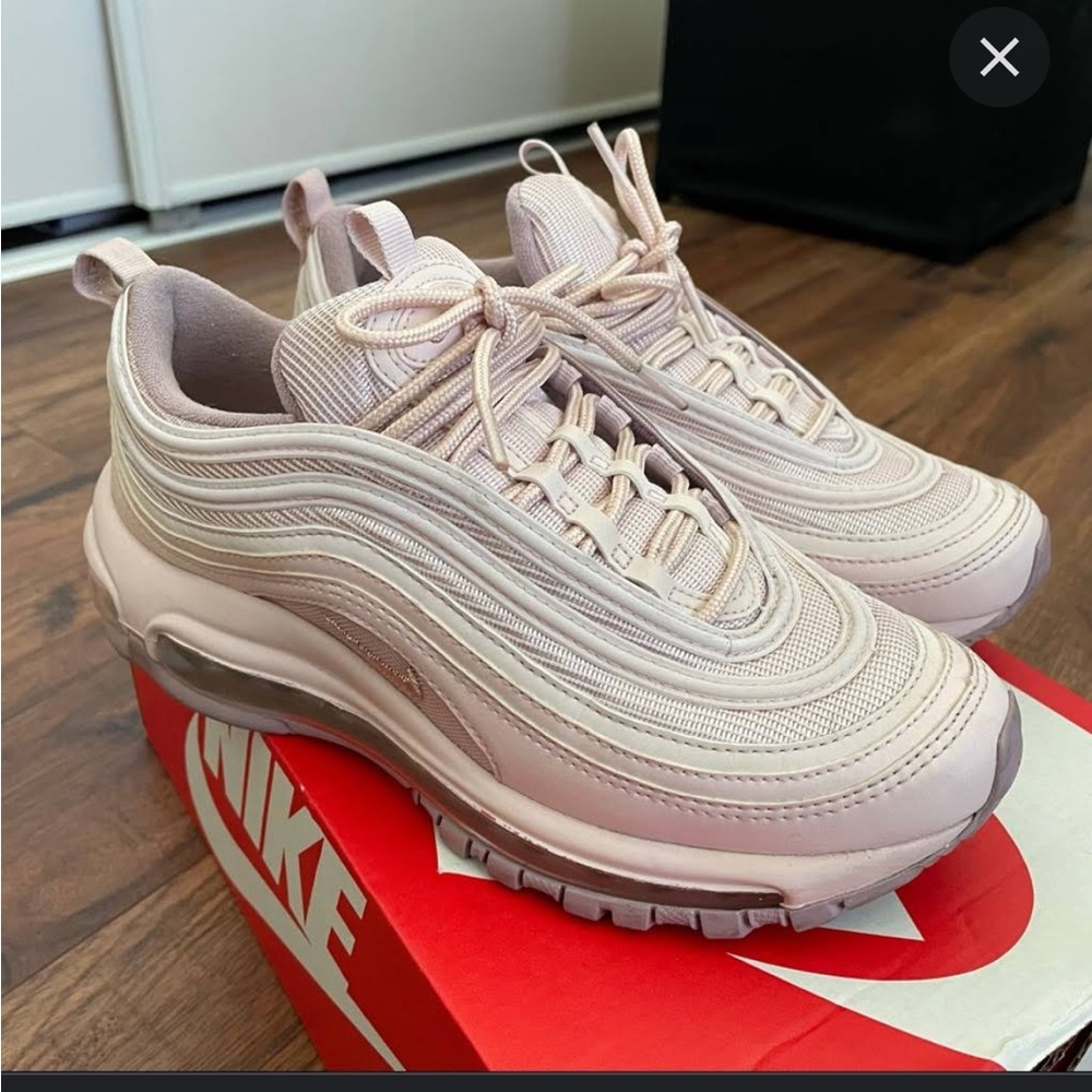 Women’s pink airmax 97